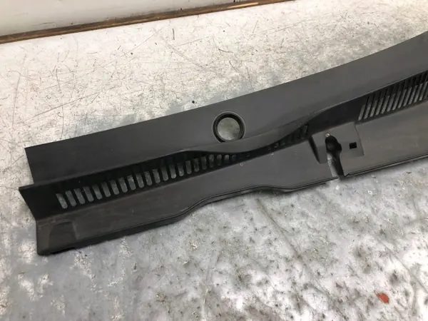 Montant gauche pare-brise OEM 517819403C VW Golf Sportsvan image 3