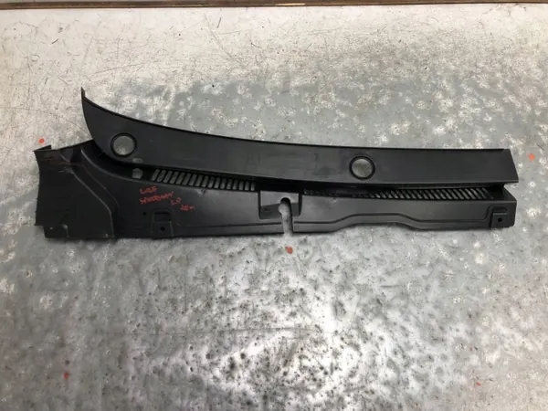 Montant gauche pare-brise OEM 517819403C VW Golf Sportsvan image 4