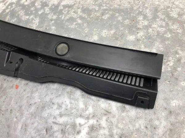 Montant gauche pare-brise OEM 517819403C VW Golf Sportsvan image 5