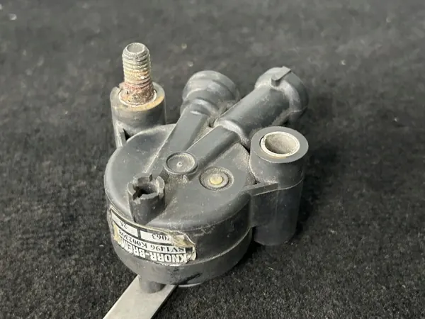 Válvula suspensión aire DAF OE 1604351 - Usado image 6
