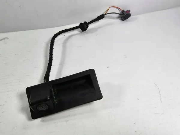 Volkswagen Caddy 2K5 Rückkamera Griff 2K5827566C image 2