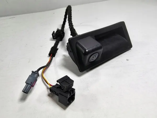 Volkswagen Caddy 2K5 Rückkamera Griff 2K5827566C image 4