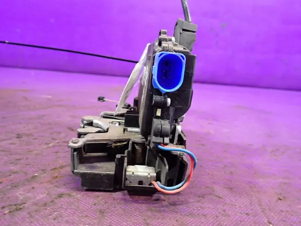 Rechts Heckschloss Skoda Fabia II 5D 6 Pins 5J0839016 image 5