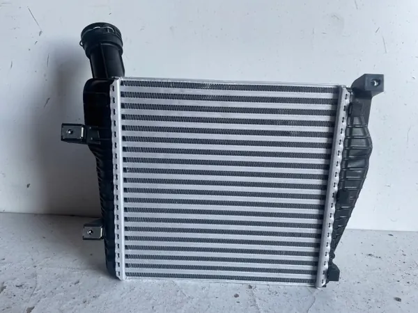 Radiateur intercooler VW Touareg II 3.0 TDI OEM 7P0145804B image 2