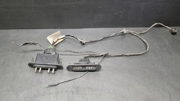 Interrupteur porte arrière Iveco Daily 06-11 OEM 69500474 image 2