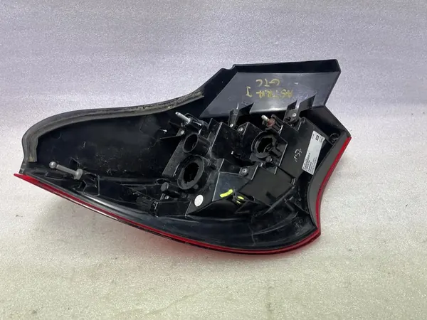 Höger baklykta Opel Astra J GTC OEM 13386255 image 4