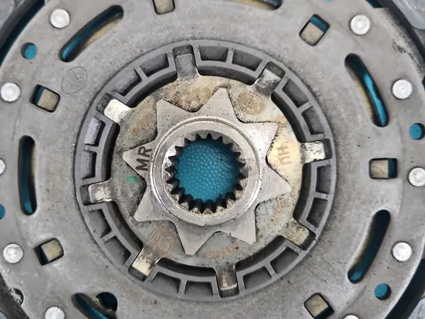 Kaksoismassaväkäri Opel Mokka A 1.4 T image 6