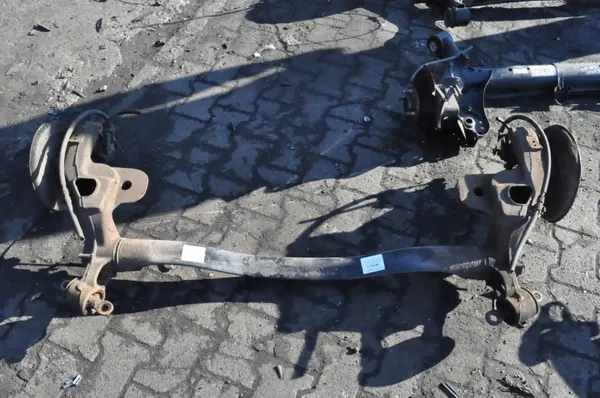 Opel OE achterasbalk OEM 273269 voor Mokka I image 2