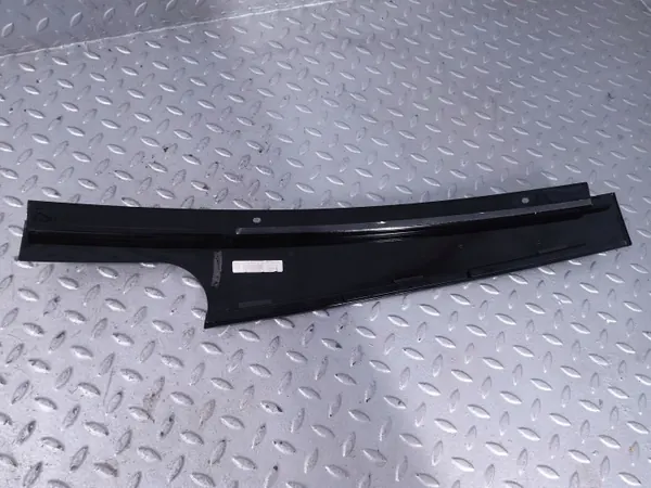 BMW X6 G06 bakrutslist vänster OEM 7446211 image 5