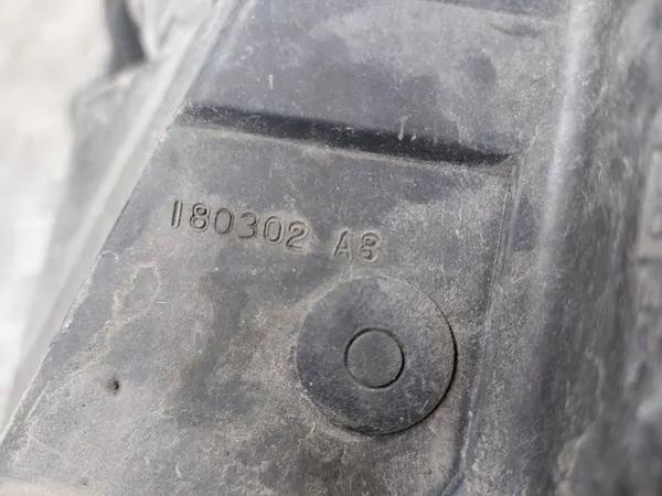 Suodattimen kotelo + ilmamassamittari Nissan Primera P12 image 7