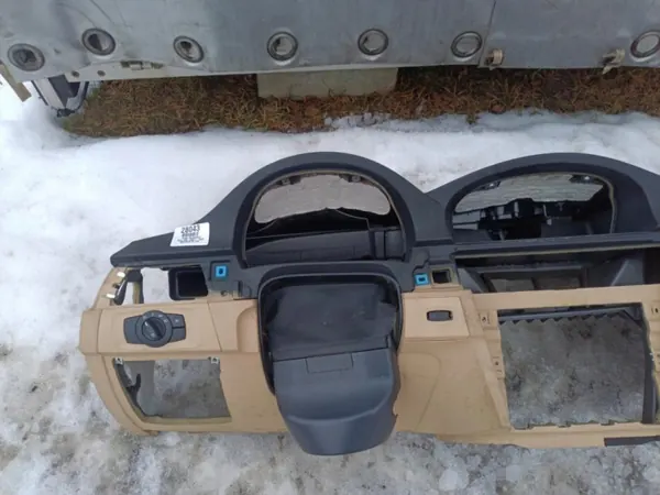 BMW E90/E91 Armaturenbrett OEM Wrakowisko-28043- Hell image 3