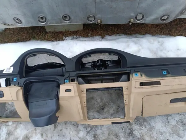 BMW E90/E91 Armaturenbrett OEM Wrakowisko-28043- Hell image 4
