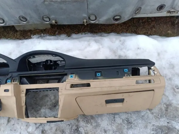 BMW E90/E91 Armaturenbrett OEM Wrakowisko-28043- Hell image 5
