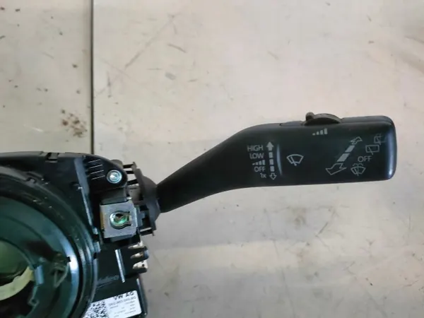 VW TIGUAN 2015 Aro Volante OEM 5K0953521 image 3