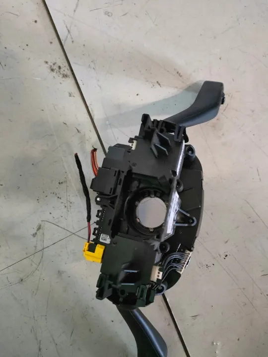 VW TIGUAN 2015 Aro Volante OEM 5K0953521 image 5