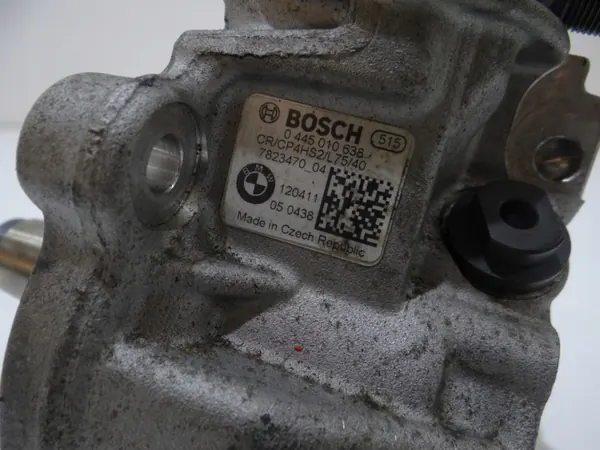 BMW 6 F13 3.0D Bränslepump OEM 7823470 - Begagnad image 3