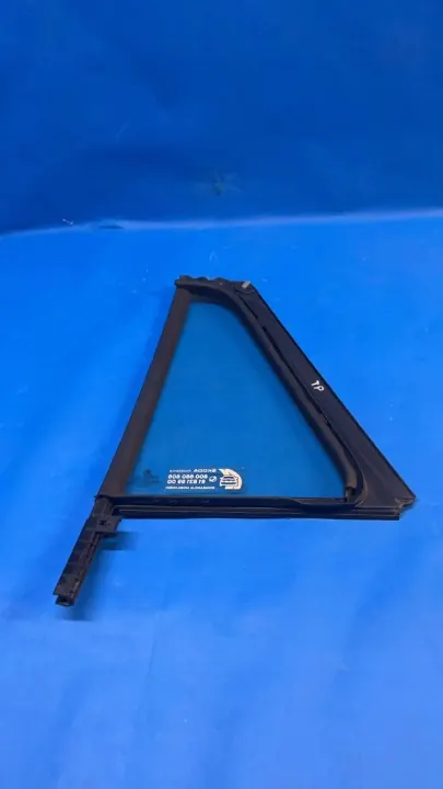 Vidrio Decorativo Trasero Derecho OEM 6V9845214 - Skoda Fabia image 8