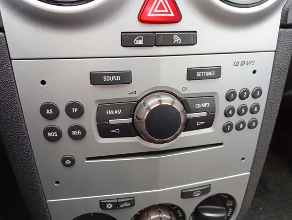 Radio Opel Corsa D OEM MM-0503-12, Usado, Sin Código image 3