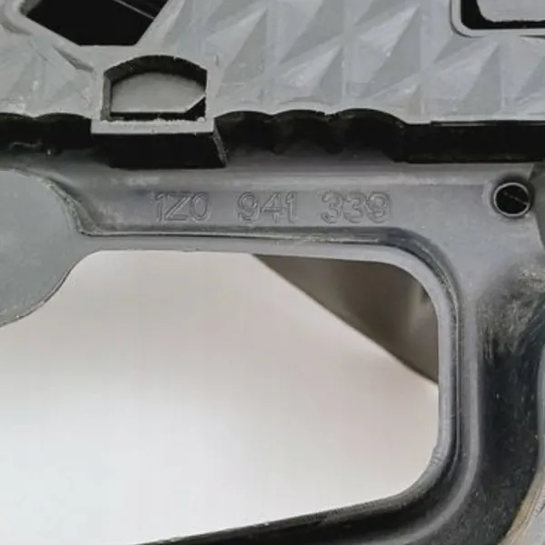 Support de phare avant gauche Skoda Octavia MK2 1Z0941339 image 3