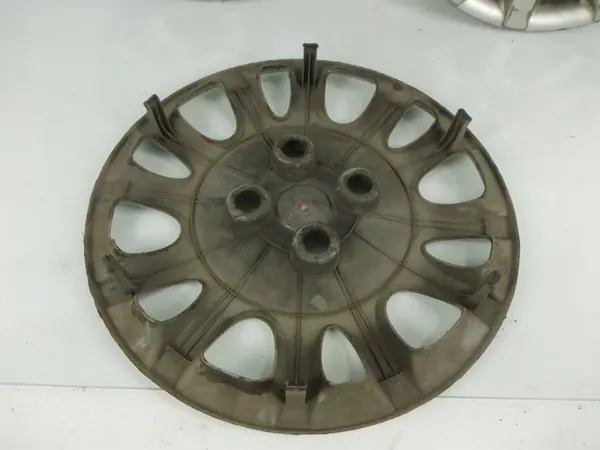 Tapacubos OEM 52960-1J000 para Hyundai i20 2008-2014 image 3