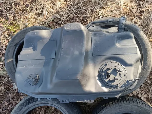 Réservoir de carburant Mitsubishi Lancer Evolution X image 2