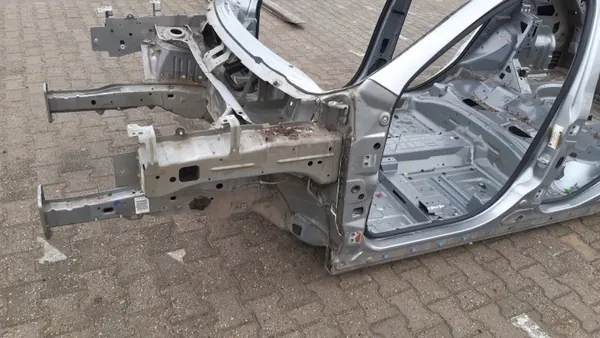 Jeep Cherokee KL vänster framskärm OEM ACM10099 image 4