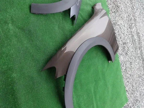 Mercedes-Benz OE A2138800018 Framskärm Höger image 6