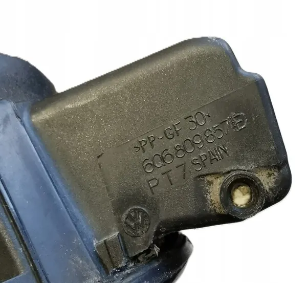 VOLKSWAGEN POLO 9N IV BRÄNSLELOCK 6Q6809857E image 5