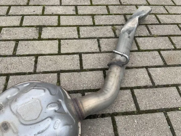 Audi Q5 Avgasdämpare OEM 80A253411L - Begagnad image 3
