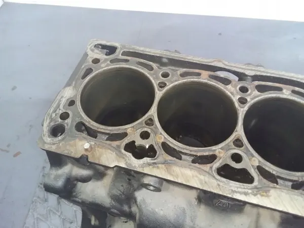AUDI A4 B8 1.8 TFSI Motorblock OEM 06H103021L image 6
