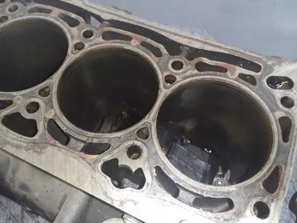 AUDI A4 B8 1.8 TFSI Motorblock OEM 06H103021L image 7