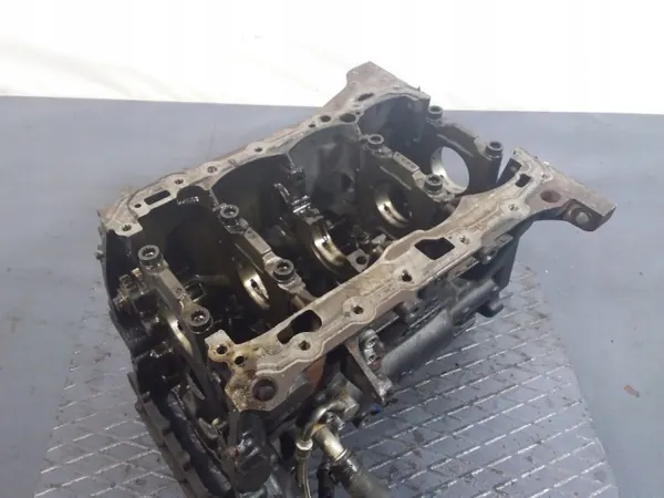 AUDI A4 B8 1.8 TFSI Motorblock OEM 06H103021L image 9
