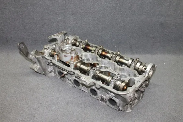 BMW F01 F07 F10 F12 5.0i N63B44A Cabeza de Cilindro Derecha 1-4 image 4