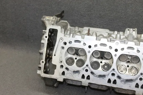 BMW F01 F07 F10 F12 5.0i N63B44A Cabeza de Cilindro Derecha 1-4 image 6