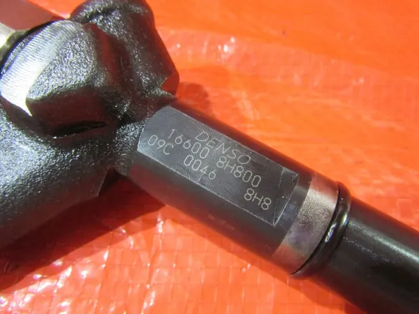 Nissan X-Trail 2.2D Injektor OE 16600-8H800 image 10