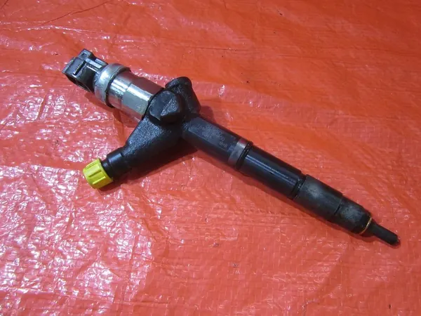 Nissan X-Trail 2.2D Injektor OE 16600-8H800 image 9