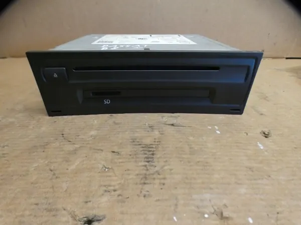 Lector Radio Navi VW Passat B8 Golf VII OEM 3Q0035819C image 2