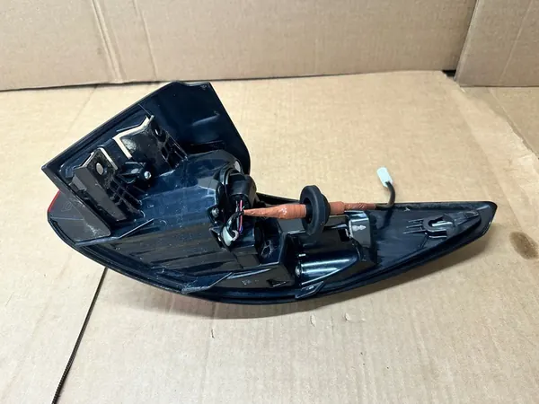 Luz trasera izquierda Mazda CX-5 II image 4