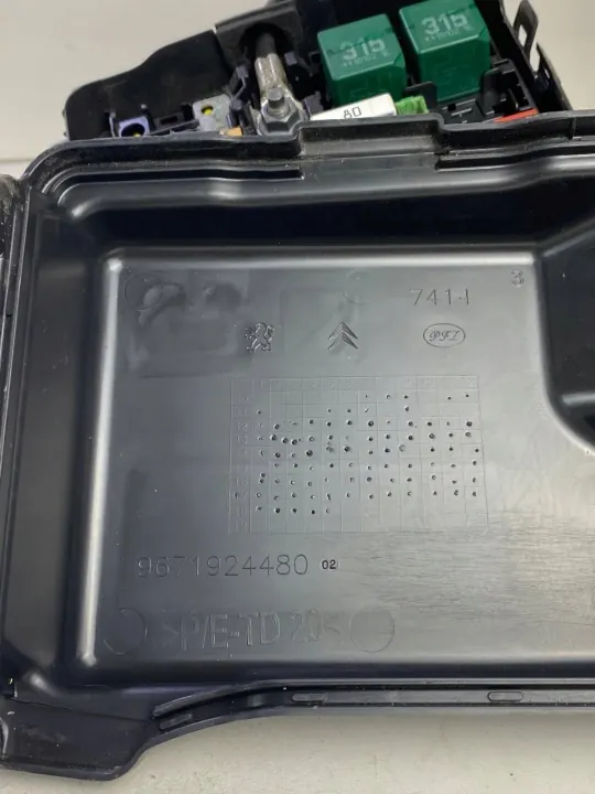 Caja de fusibles BSM OEM 9804848480 Peugeot 208 I image 4