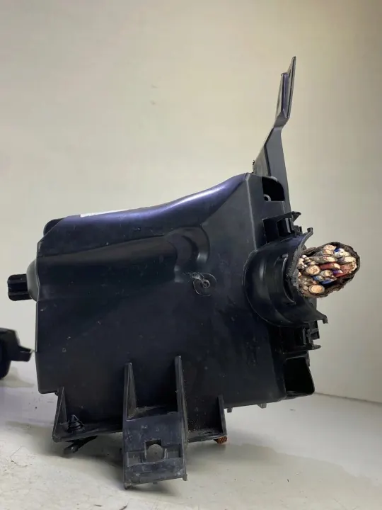 Caja de fusibles BSM OEM 9804848480 Peugeot 208 I image 6