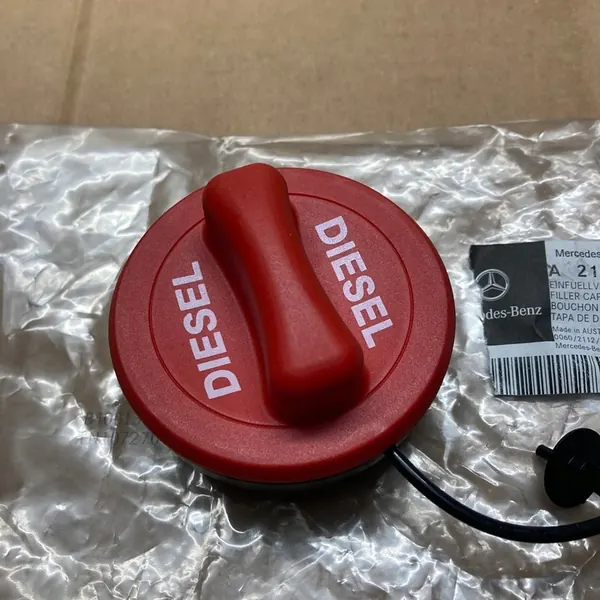 TAPÓN DE COMBUSTIBLE MERCEDES BENZ DIESEL A2114700905 image 6