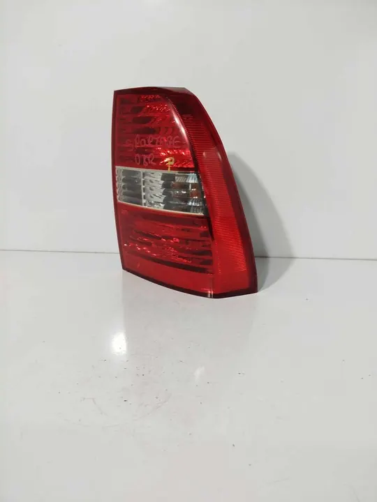 Lámpara Trasera Derecha Kia Sportage II 2005-2009 OEM 92402-1F011 image 2