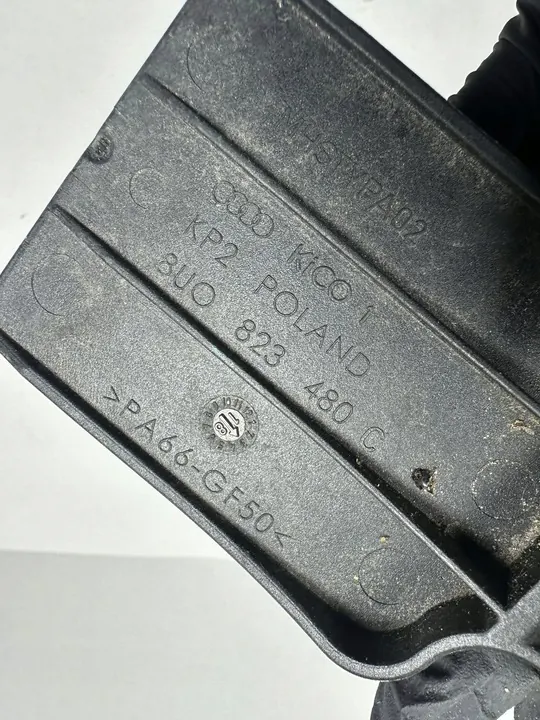 Q3 8U Lyft Motorhuv Lås 8U0823480C image 3