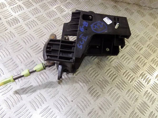 Renault OE Enlace de Cambios 8200319068 - Usado image 3
