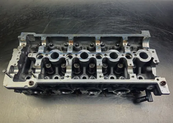 Culasse Range Rover Evoque 2.2d OEM 9651569780 image 2