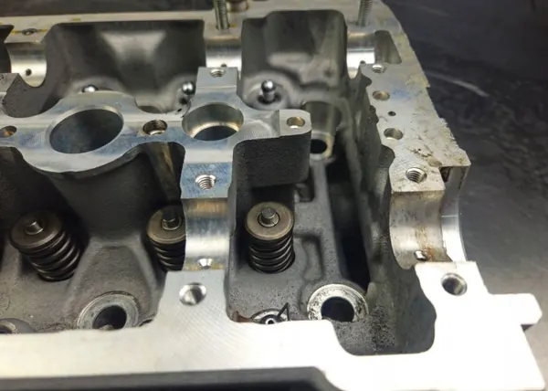 Culasse Range Rover Evoque 2.2d OEM 9651569780 image 10
