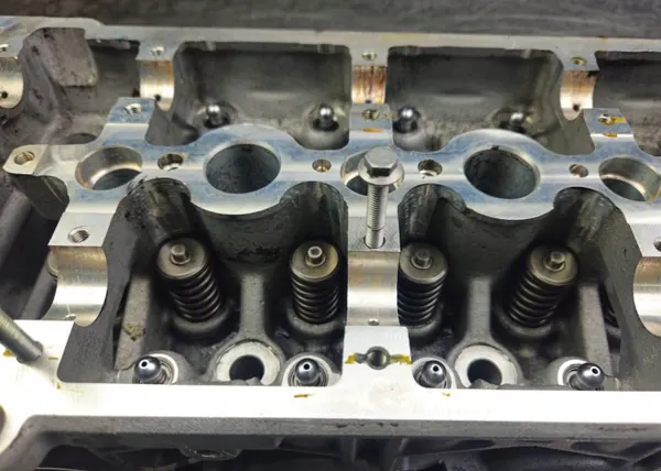 Culasse Range Rover Evoque 2.2d OEM 9651569780 image 4
