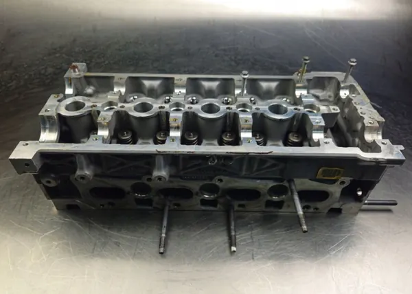 Culasse Range Rover Evoque 2.2d OEM 9651569780 image 6