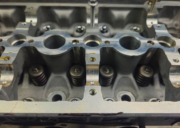 Culasse Range Rover Evoque 2.2d OEM 9651569780 image 9