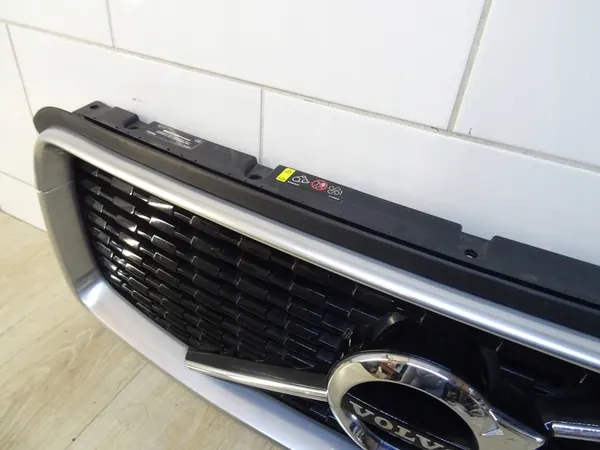 VOLVO XC90 II 15-19 R-DESIGN GRILL 31408429 LLU image 3